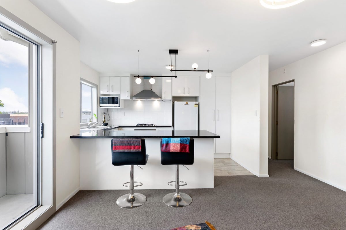 95Q Felton Mathew Avenue, Saint Johns, Auckland - Carousel 2