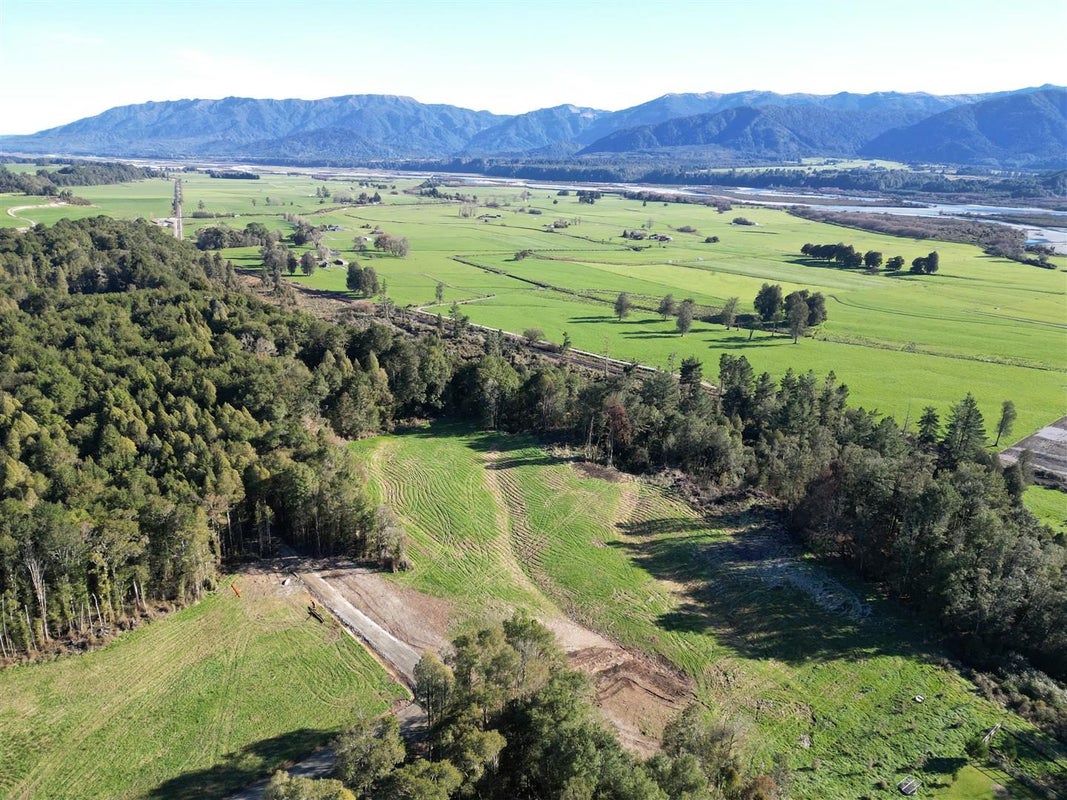 3021 State Highway 7, Ngahere, Dobson - Carousel 17