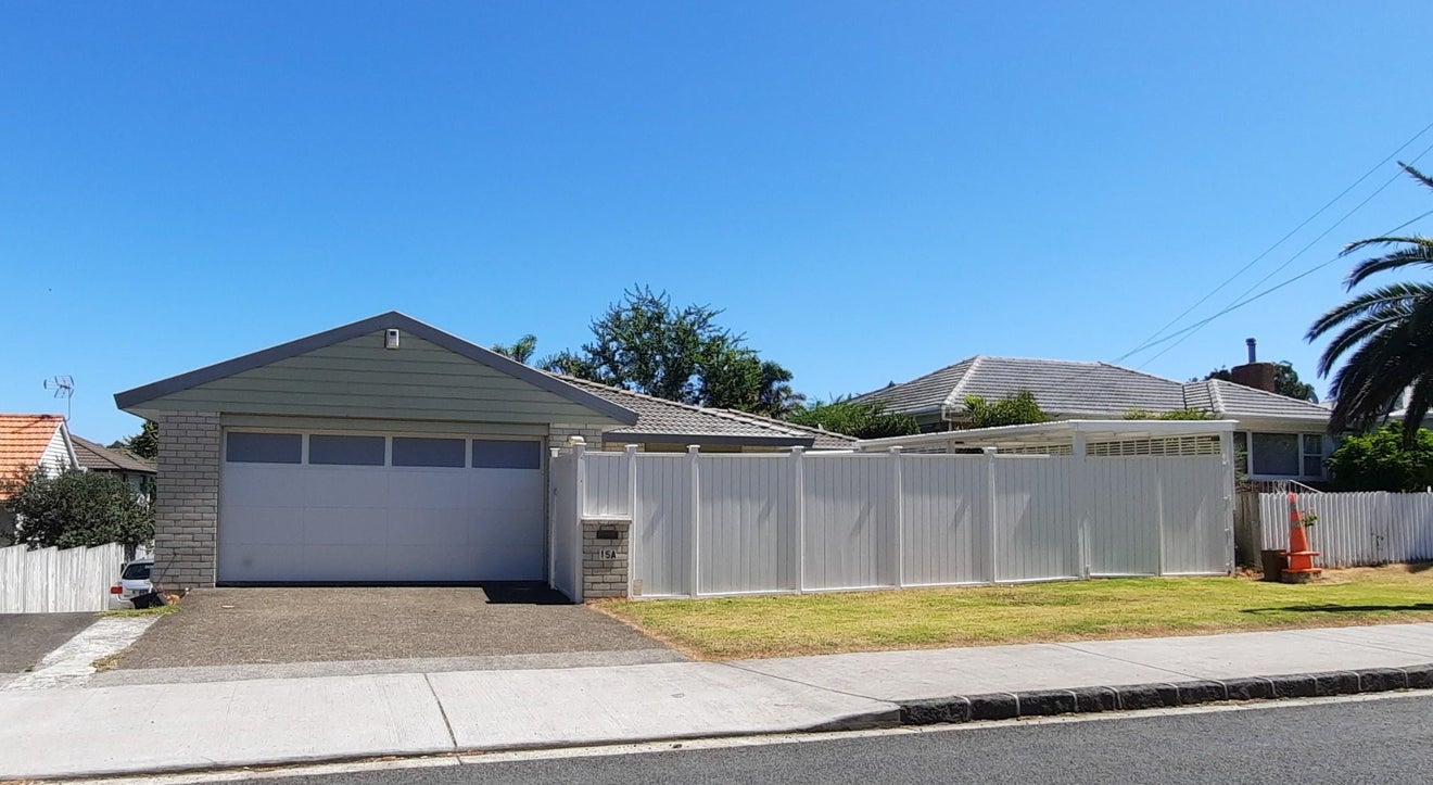 15A William Avenue, Greenlane, Auckland - Carousel 1