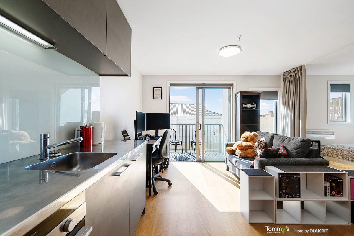 302/8 Wigan Street, Te Aro, Wellington - Carousel 1