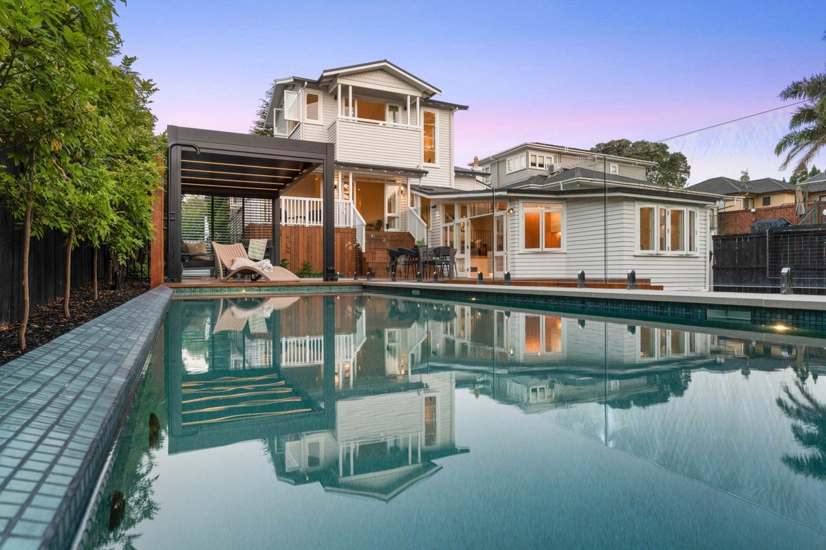 1 Cedar Road, Mount Eden, Auckland - Carousel 45