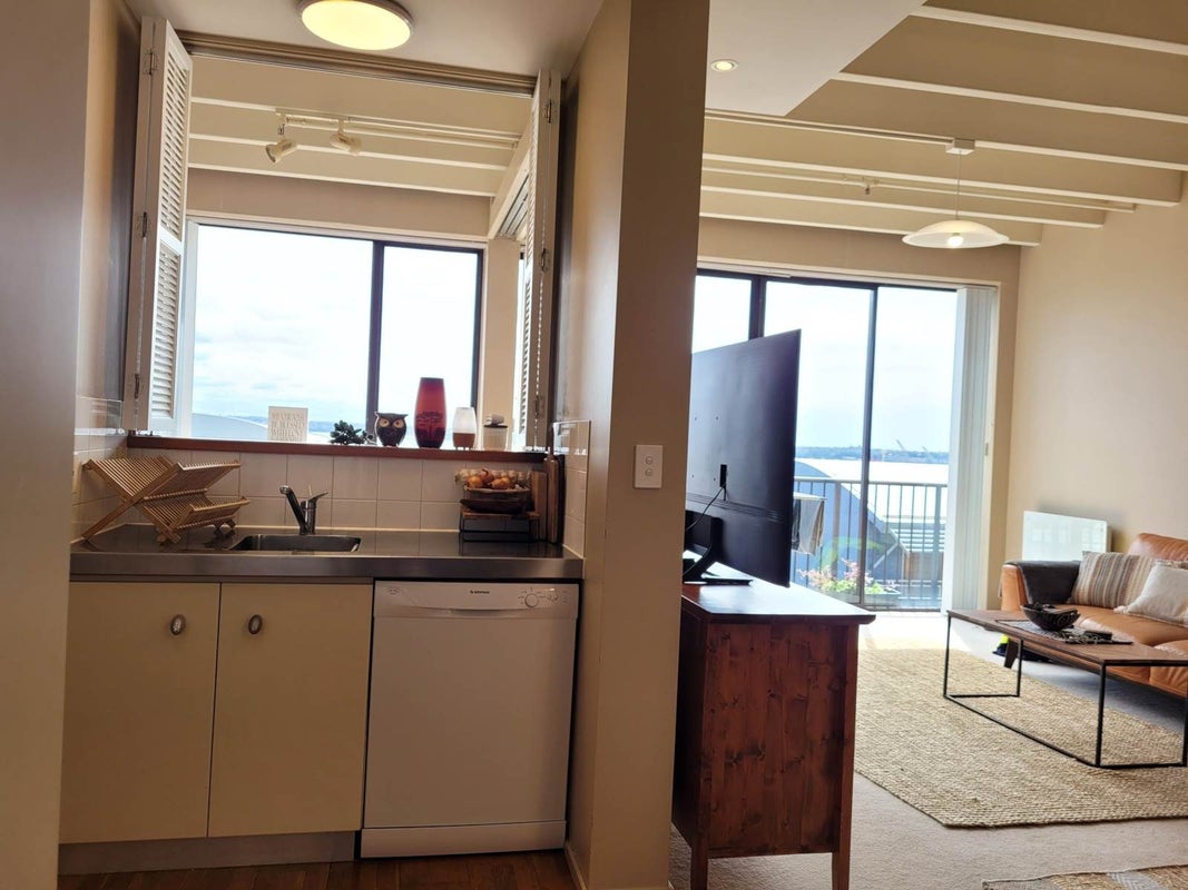 3E/15 Augustus Terrace, Parnell, Auckland - Carousel 15