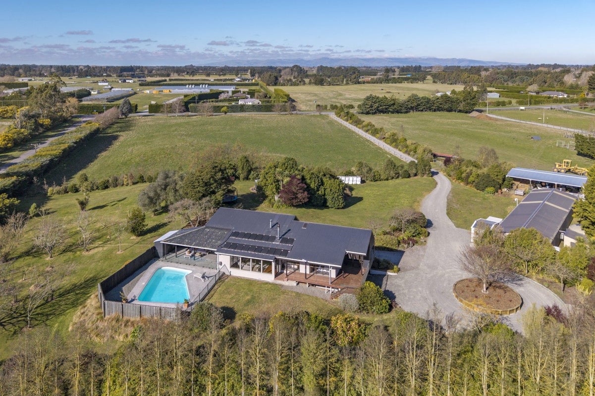 915 Weedons Ross Road, Christchurch - Carousel 1