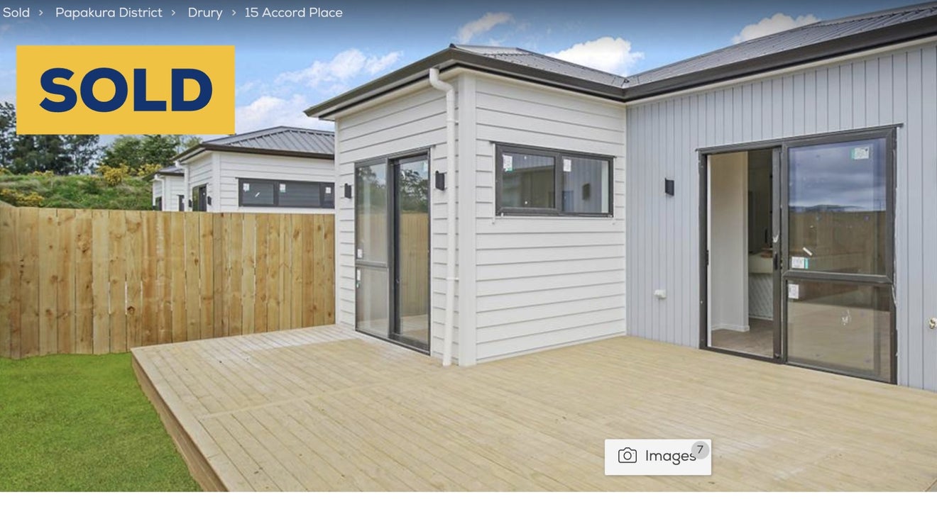 15 Accord Place, Karaka, Papakura - Carousel 1