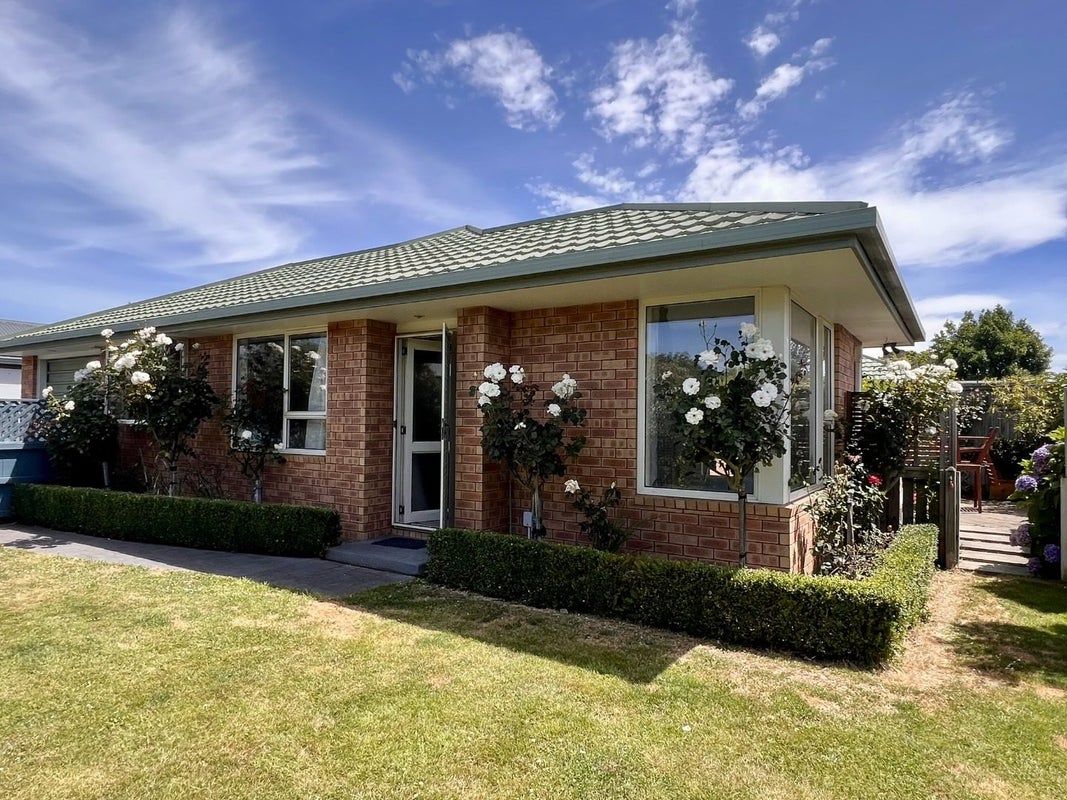 1/23 Lansbury Avenue, Strowan, Christchurch - Carousel 1