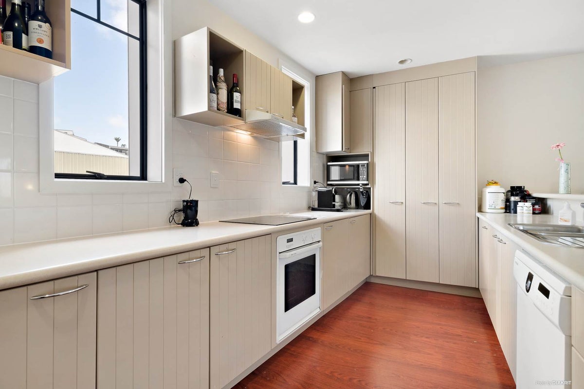 1H/8 Farnham Street, Parnell, Auckland - Carousel 1