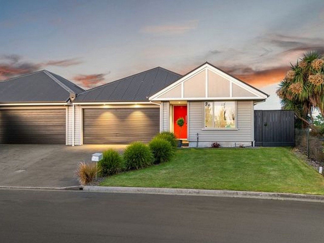 6 Date Crescent, Aidanfield, Christchurch - Carousel 1