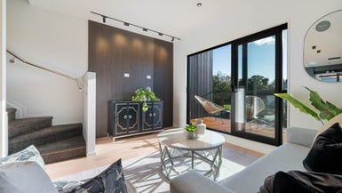 2/7 Brookfield Road, Te Atatu Peninsula, Auckland - Carousel 1