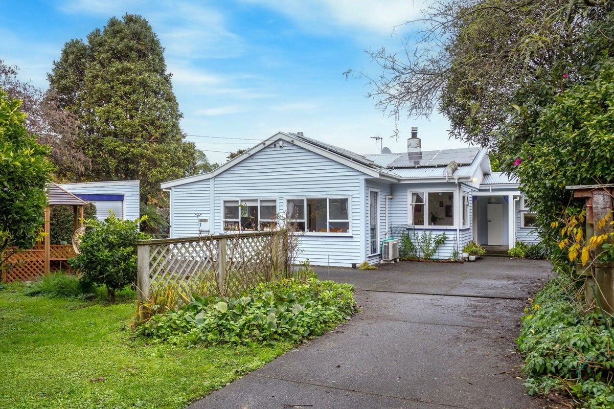 28 Bell Street, Featherston - Carousel 2