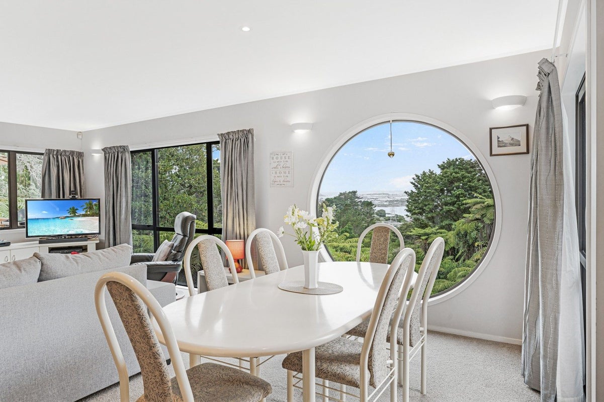 8A Goodall Street, Hillsborough, Auckland - Carousel 2