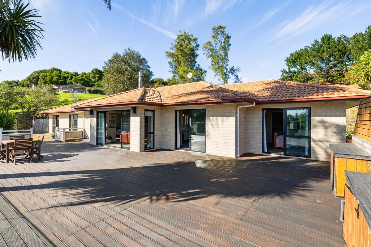 84 Highbrook Way, Whatawhata - Carousel 1