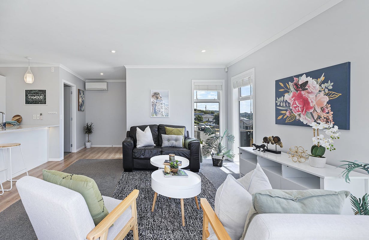 5 Madeira Close, Whitby, Porirua - Carousel 2