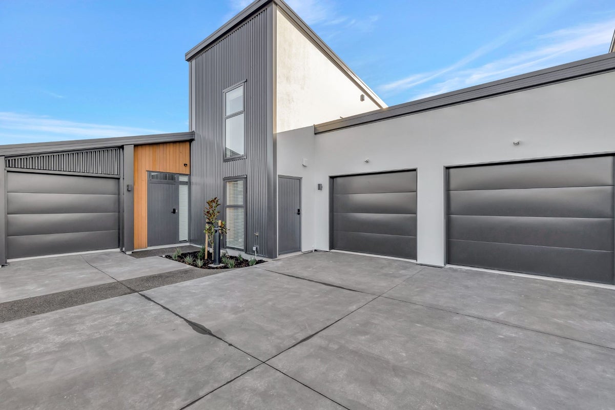 2/25 Vagues Road, Northcote, Christchurch - Carousel 2