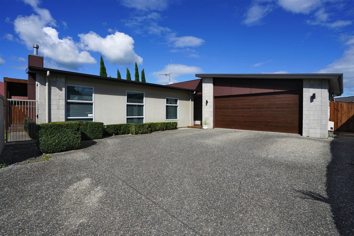 14 Miers Glade, Rototuna North, Hamilton - Carousel 1