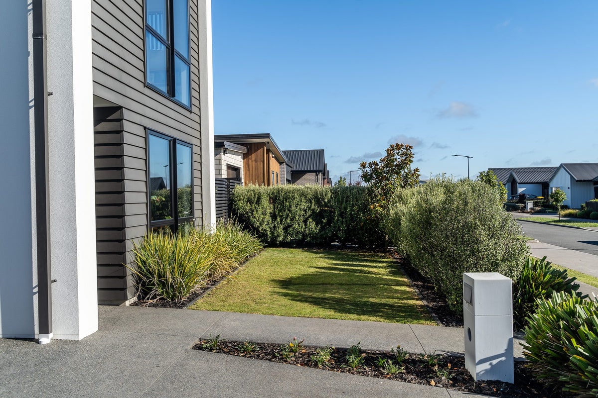 11 Voight Avenue, Chartwell, Hamilton - Carousel 2
