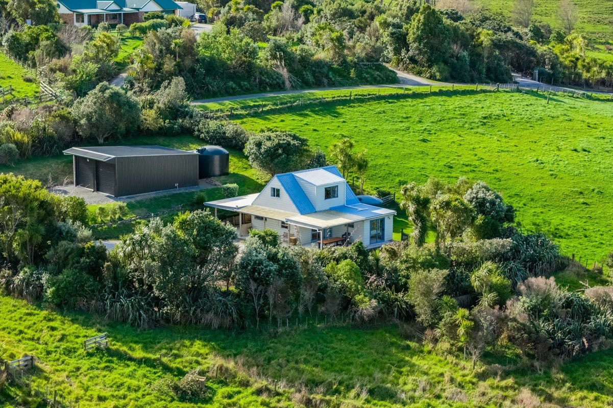 18 Basil Road, Whangarei - Carousel 20