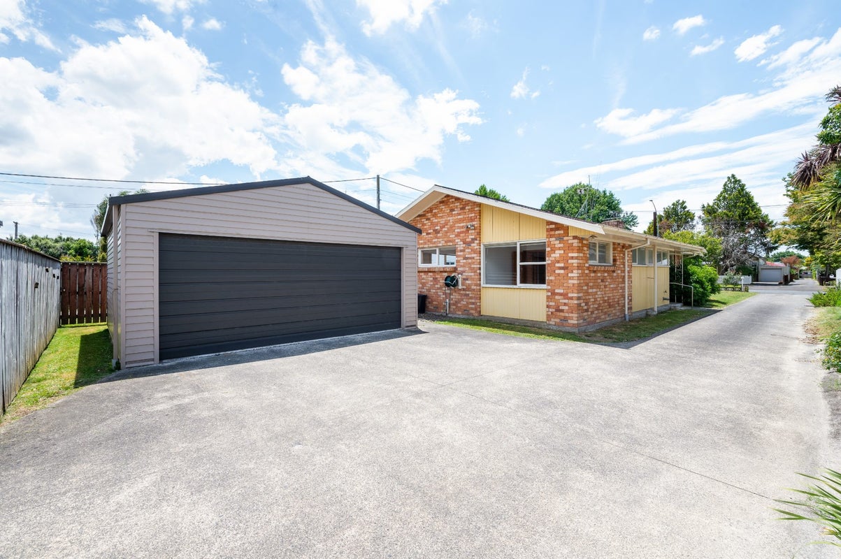 45 Galloway Street, Hamilton East, Hamilton - Carousel 2