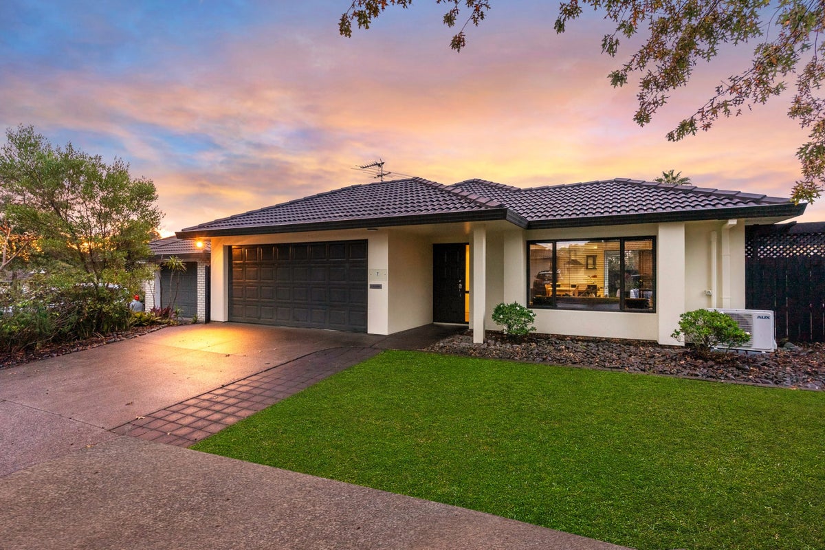 7 Brittas Place, East Tamaki, Auckland - Carousel 1