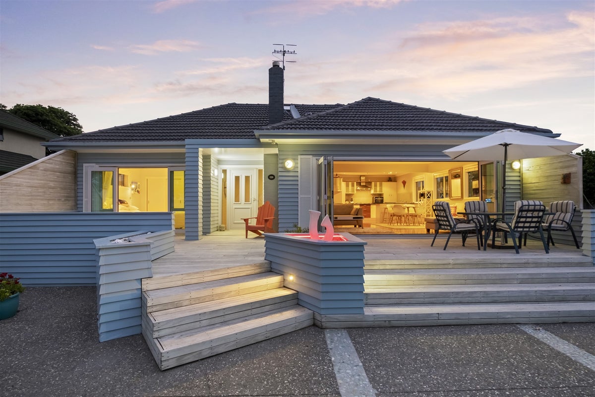 23 Shelly Beach Parade, Cockle Bay, Auckland - Carousel 1