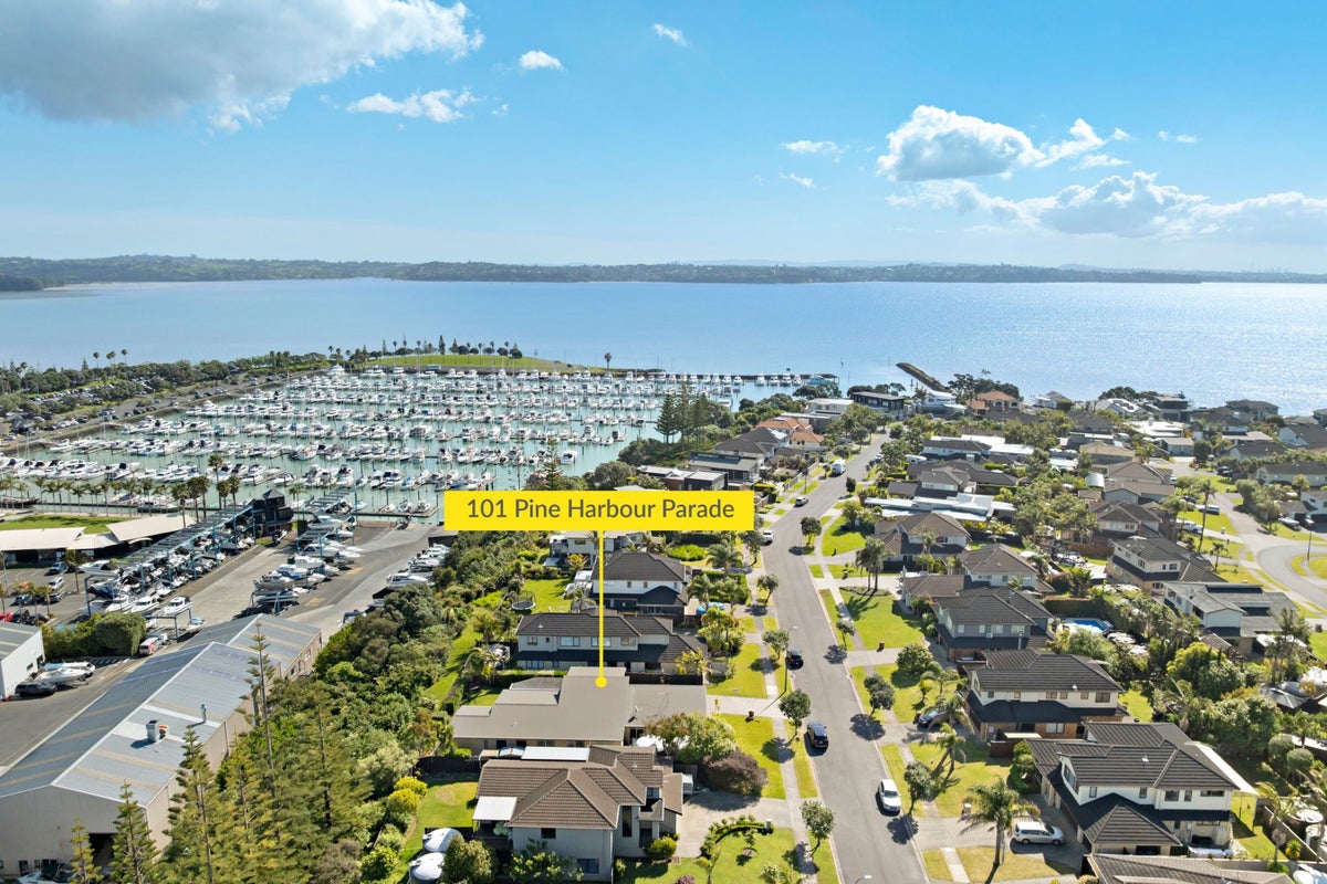 101 Pine Harbour Parade, Beachlands, Auckland - Carousel 1