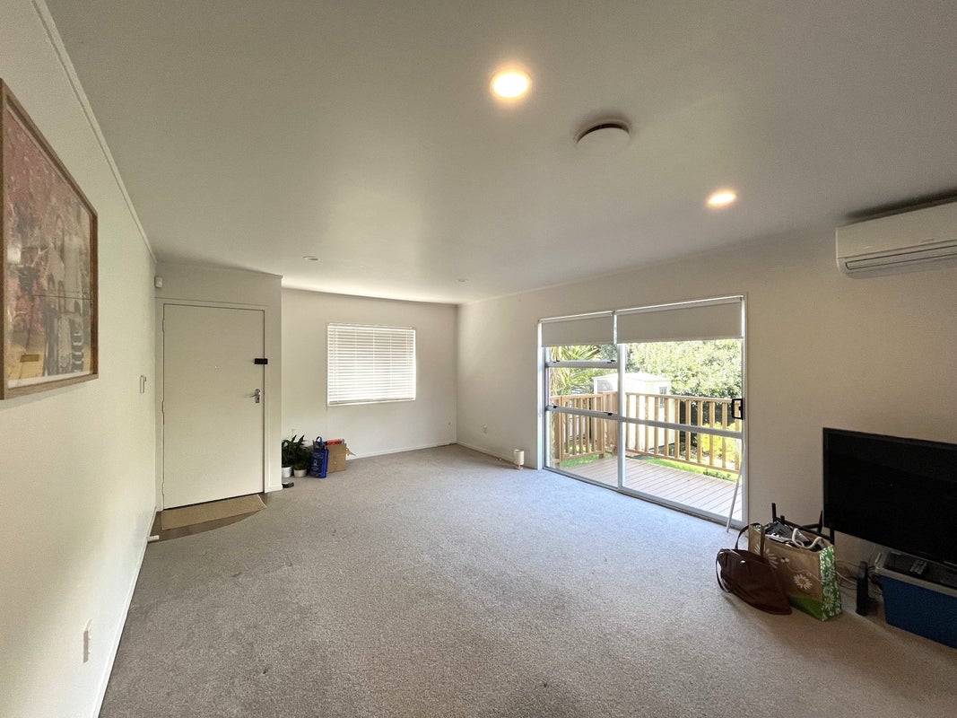 2/41 Seabrook Avenue, New Lynn, Auckland - Carousel 2