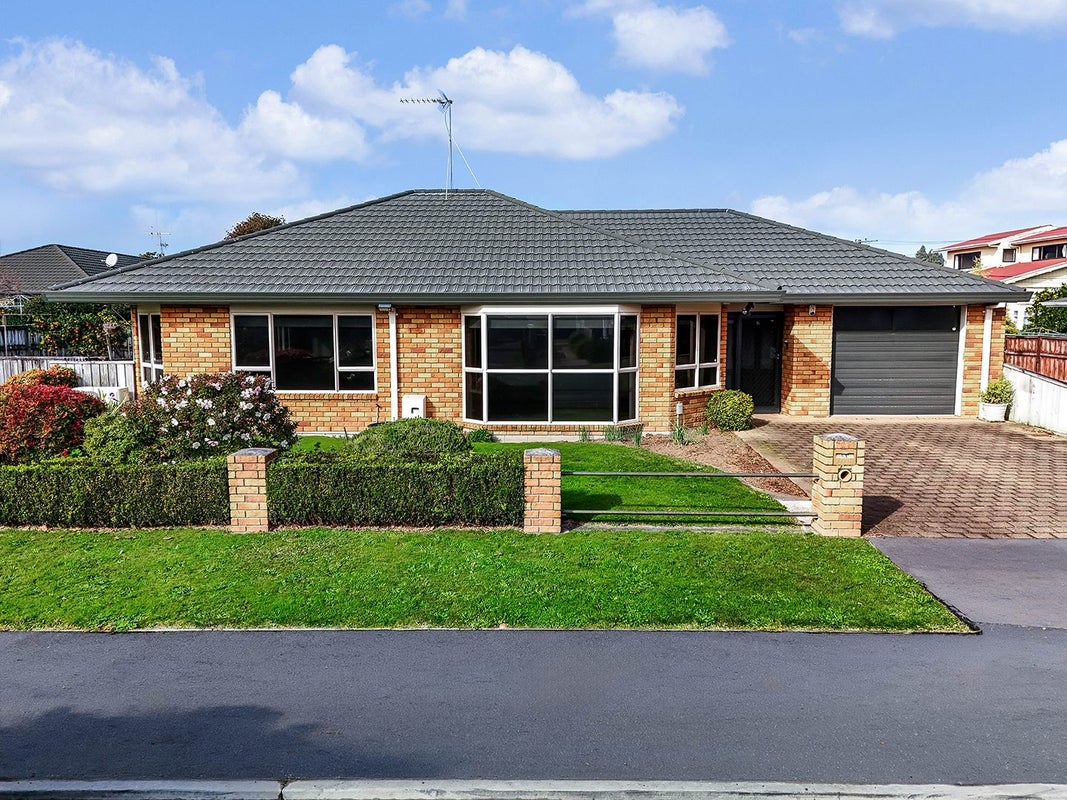 41 Dalgliesh Avenue, Forest Lake, Hamilton - Carousel 1