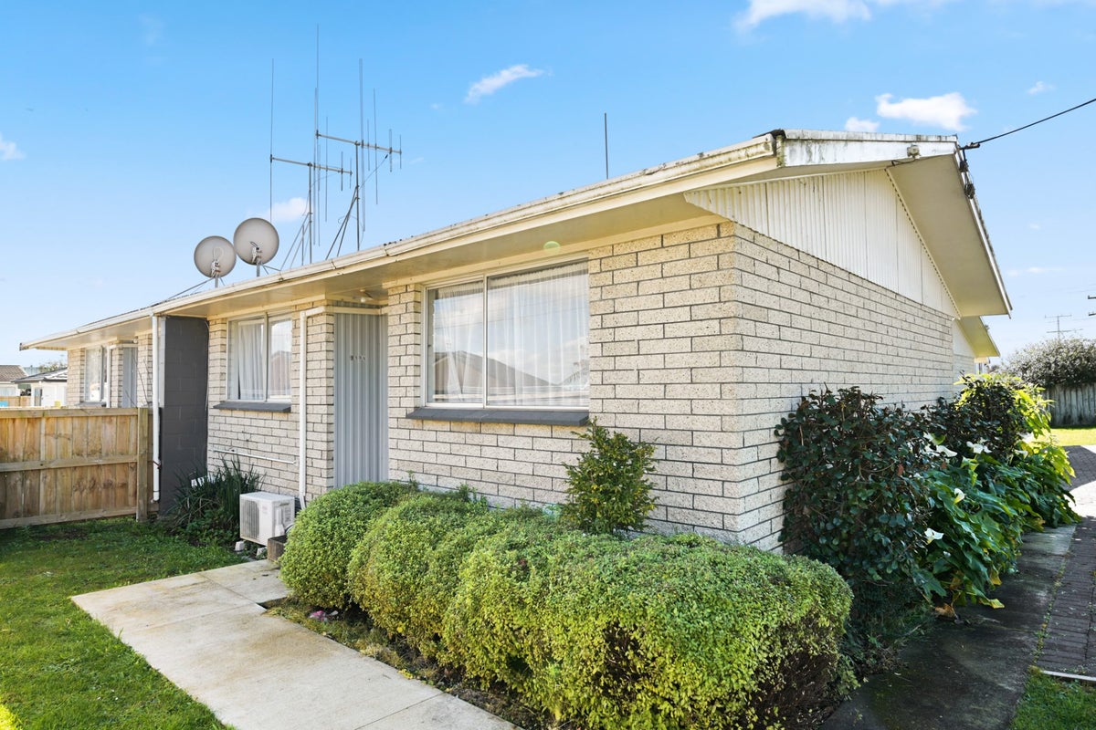 118 Tawa Street, Melville, Hamilton - Carousel 1