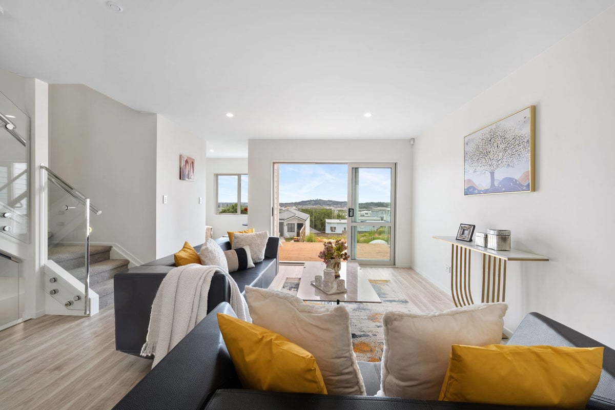 94 Joseph Street, Flat Bush, Auckland - Carousel 2