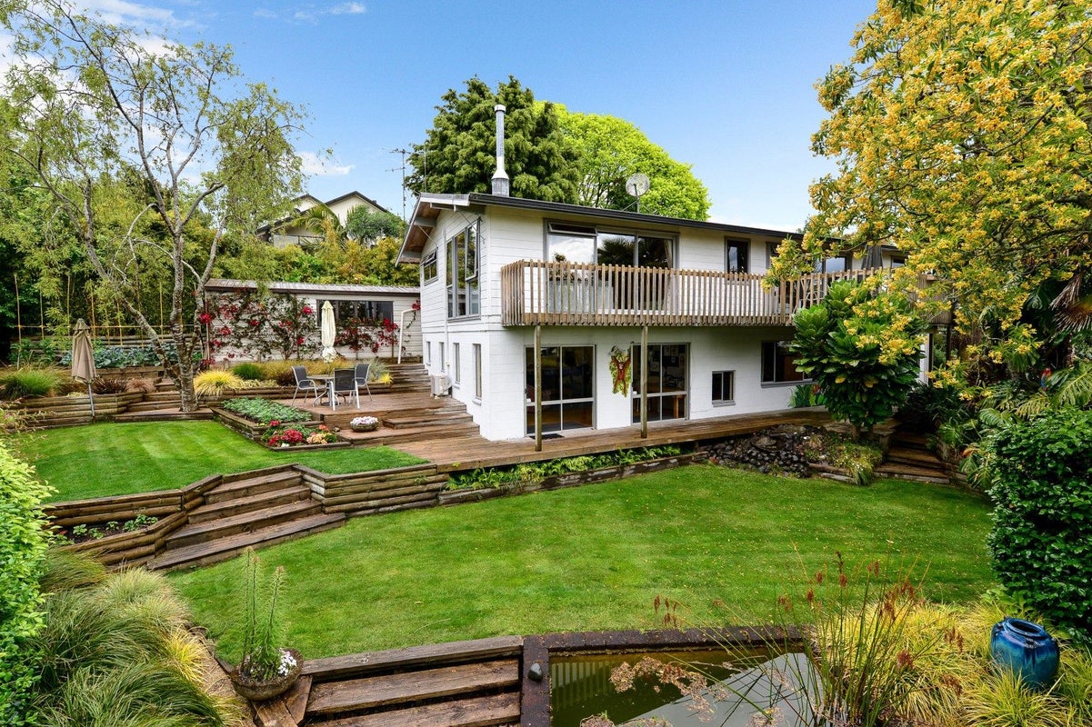 92 Poaka Avenue, Dinsdale, Hamilton - Carousel 1