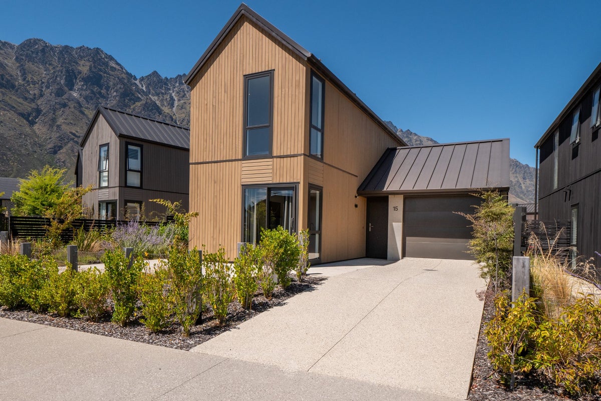 15 Mulholland Drive, Jacks Point, Queenstown - Carousel 1