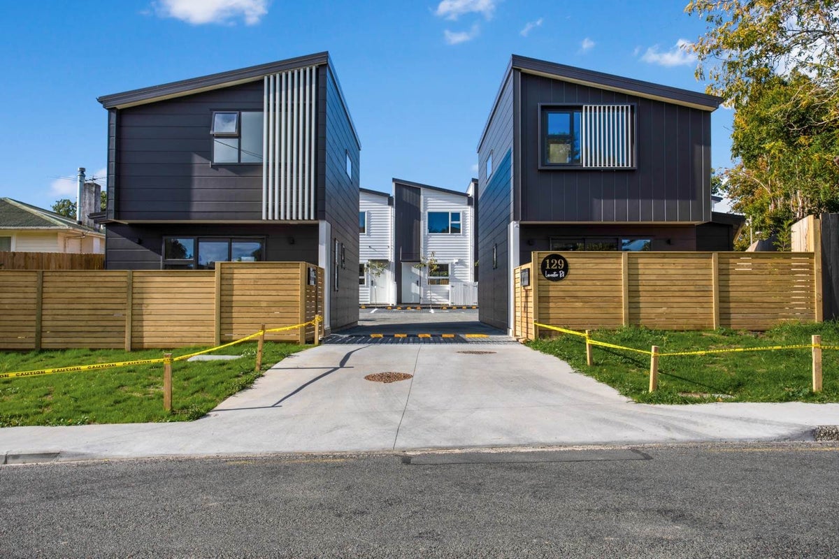 3/129 Lancaster Road, Beach Haven, Auckland - Carousel 15