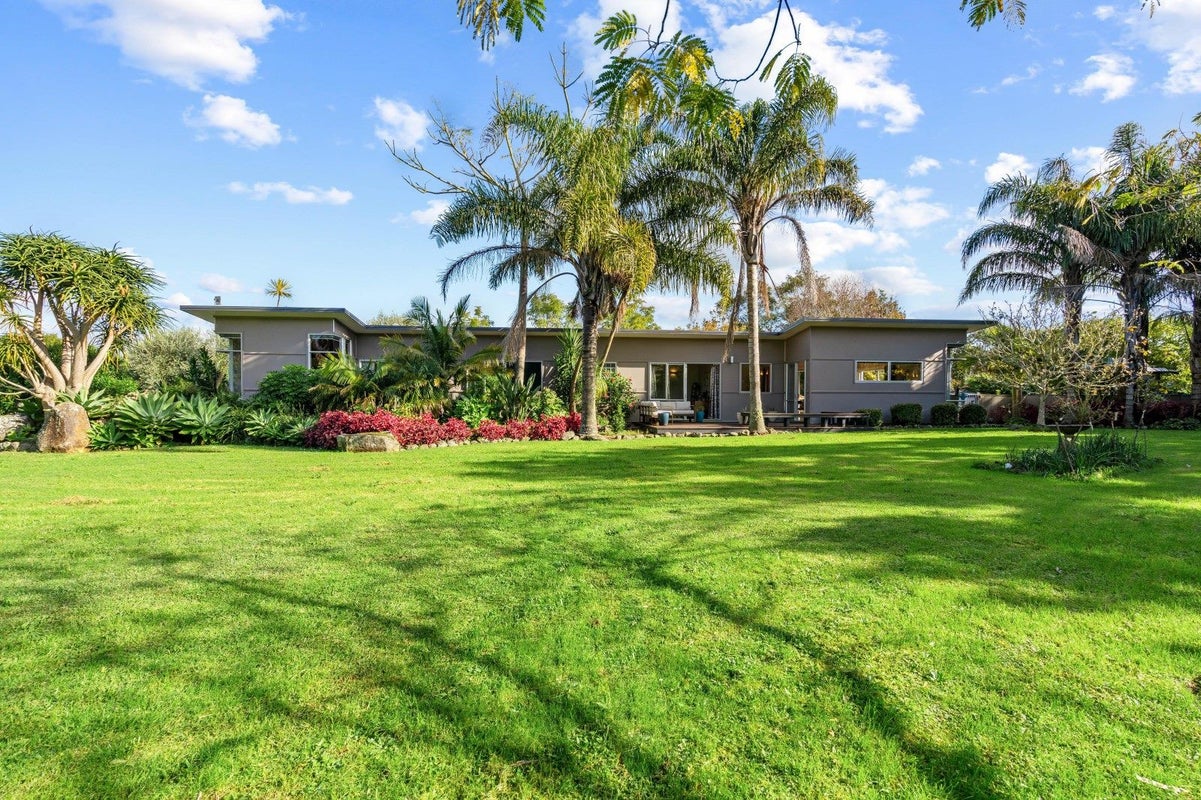 82 Springs Road, Whangarei - Carousel 1