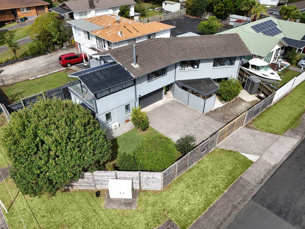 2A Redwood Drive, Massey, Waitakere City, Auckland - Carousel 1