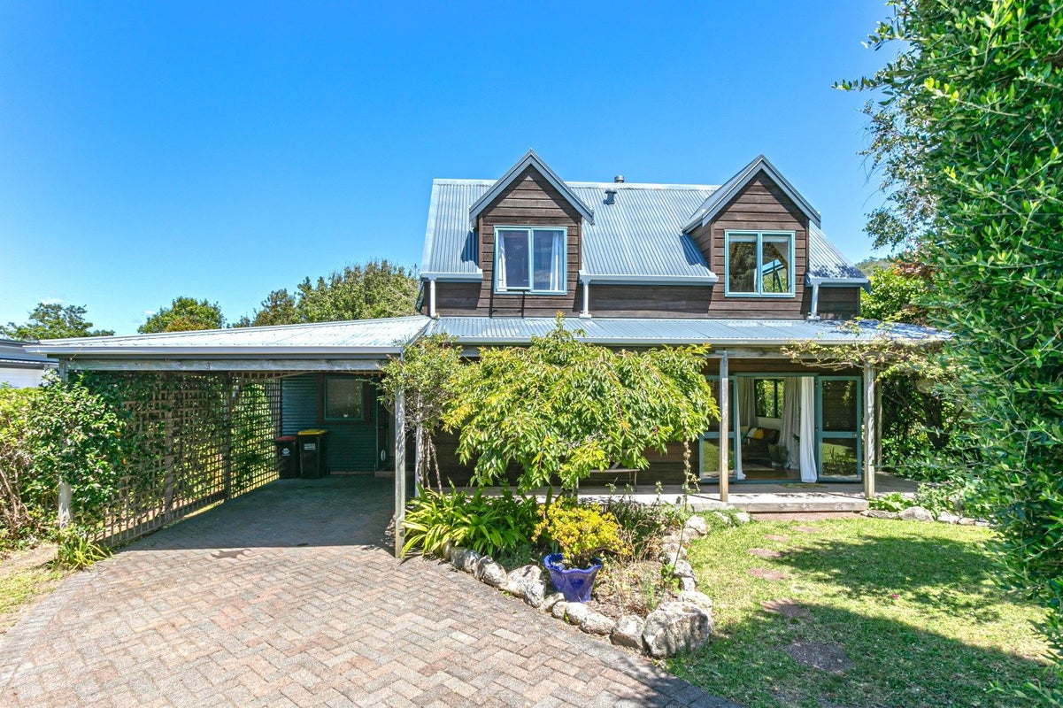 35 Michelle Lane, Hahei - Carousel 25