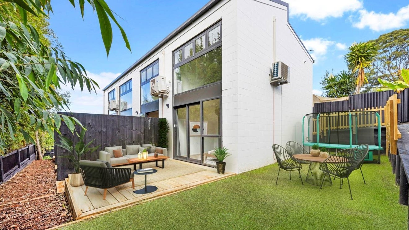 1/38 Don Croot Street, Morningside, Auckland - Carousel 1