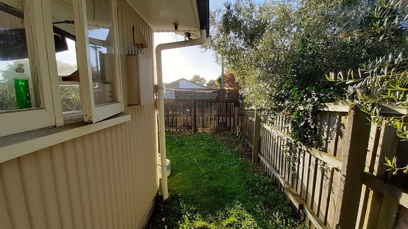 1/129 Geraldine Street, Edgeware, Christchurch - Carousel 14