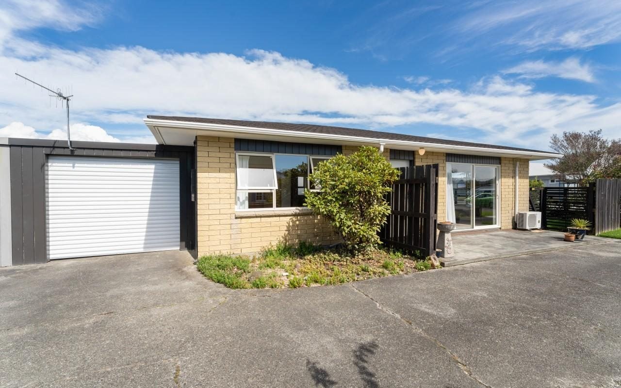 126A Hillcrest Road, Raumati Beach, Paraparaumu - Carousel 1