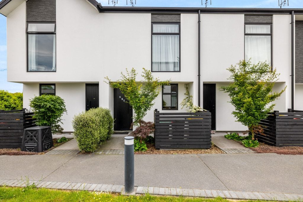2/8 New Brighton Road, Shirley, Christchurch - Carousel 2
