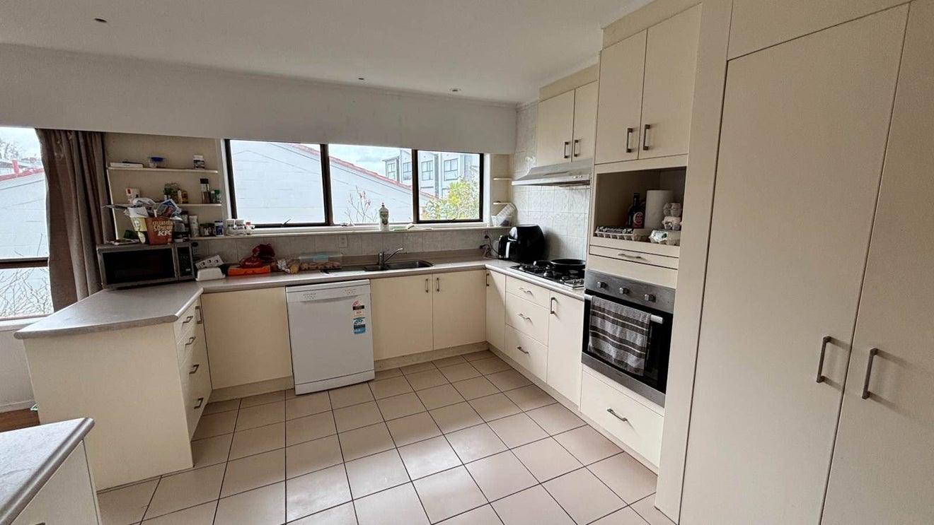 221 Forrest Hill Road, Forrest Hill, Auckland - Carousel 2