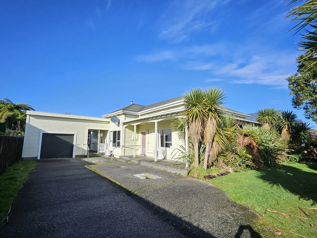 19 Palmerston Street, Greymouth, Greymouth - Carousel 1