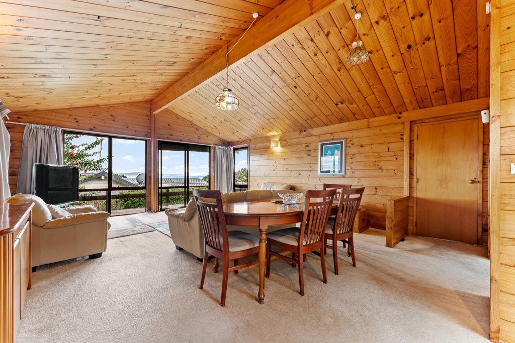 2/25 Beach Road, Manly, Whangaparaoa - Carousel 2