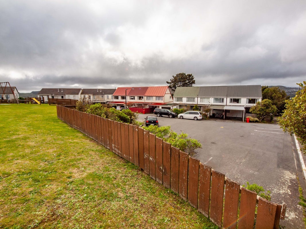 18 Hollydale Grove, Churton Park, Wellington - Carousel 16