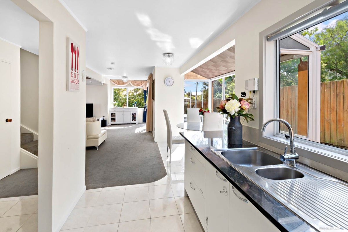 4/290 Rangatira Road, Beach Haven, Auckland - Carousel 1