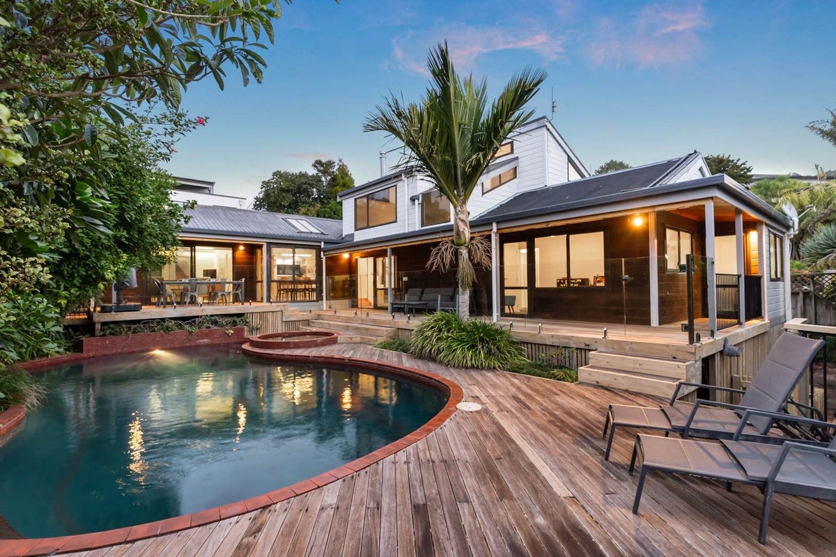 121A Kowhai Road, Mairangi Bay, Auckland - Carousel 1