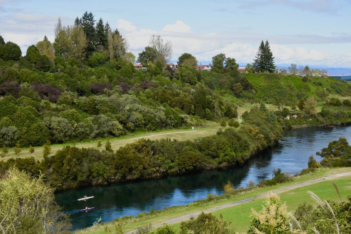 11/26 Robinson Terrace, Rangatira Park, Taupo - Carousel 1