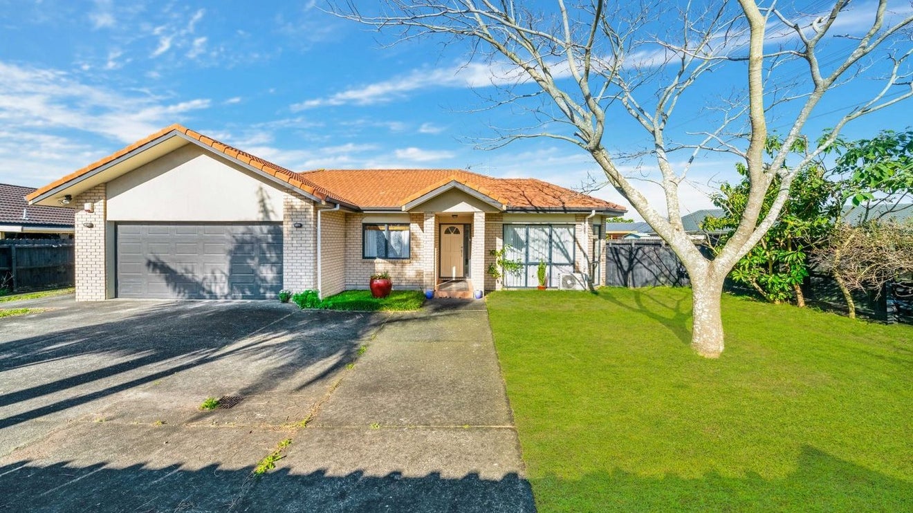 8 Morewa Place, Takanini, Auckland - Carousel 1