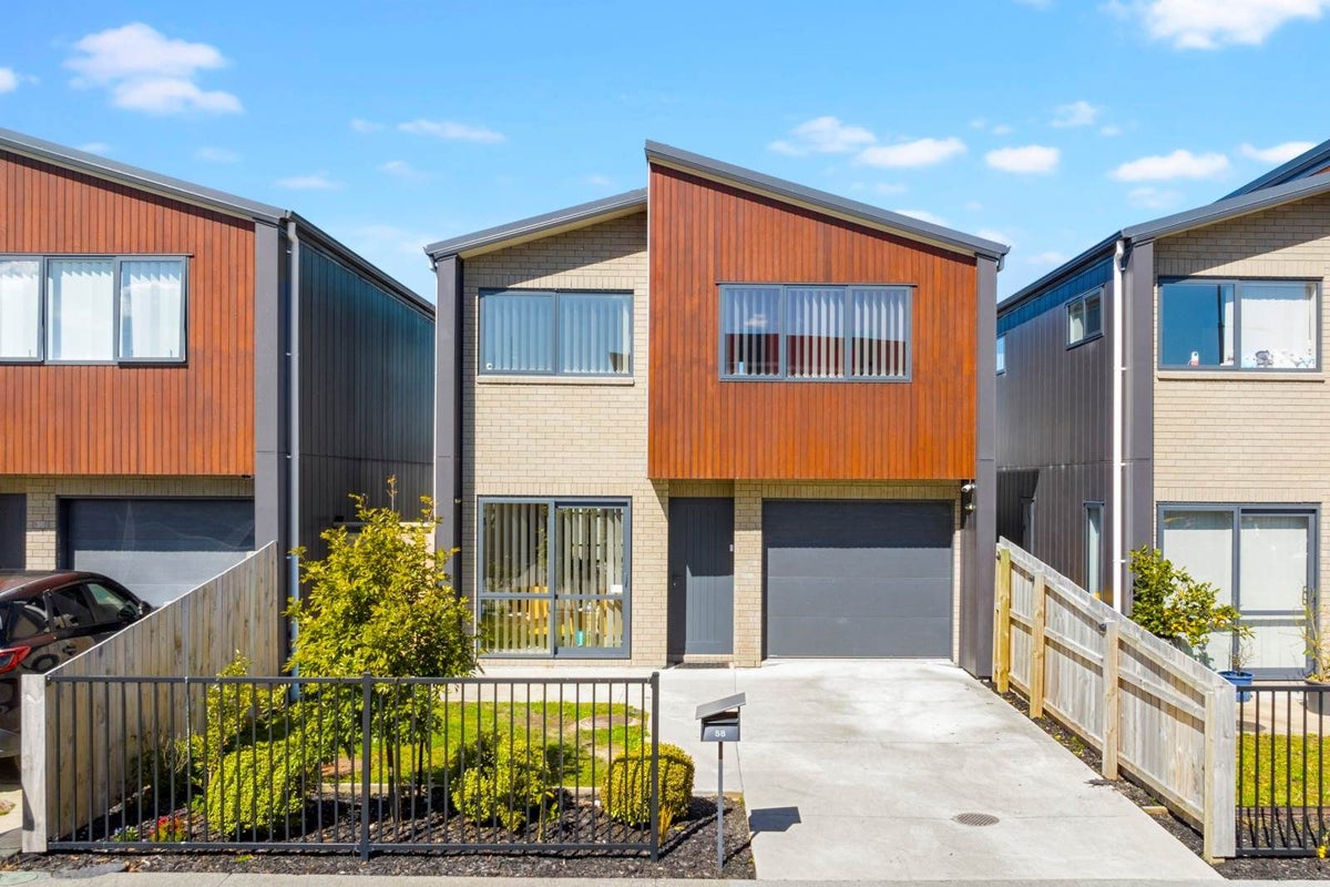 58 Black Beech Crescent, Takanini, Auckland - Carousel 1