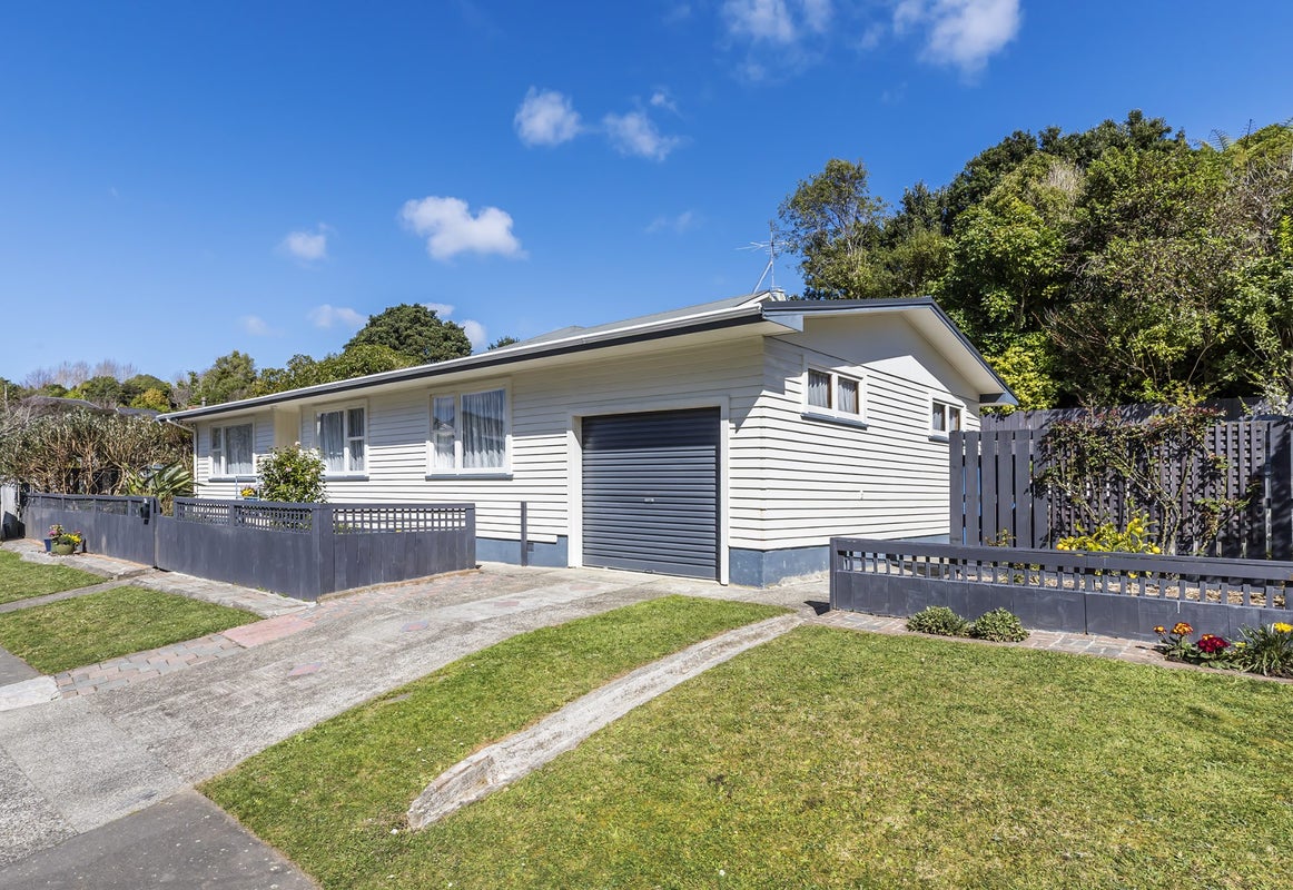 2A Wilfred Street, Tawa, Wellington, Wellington - Carousel 1