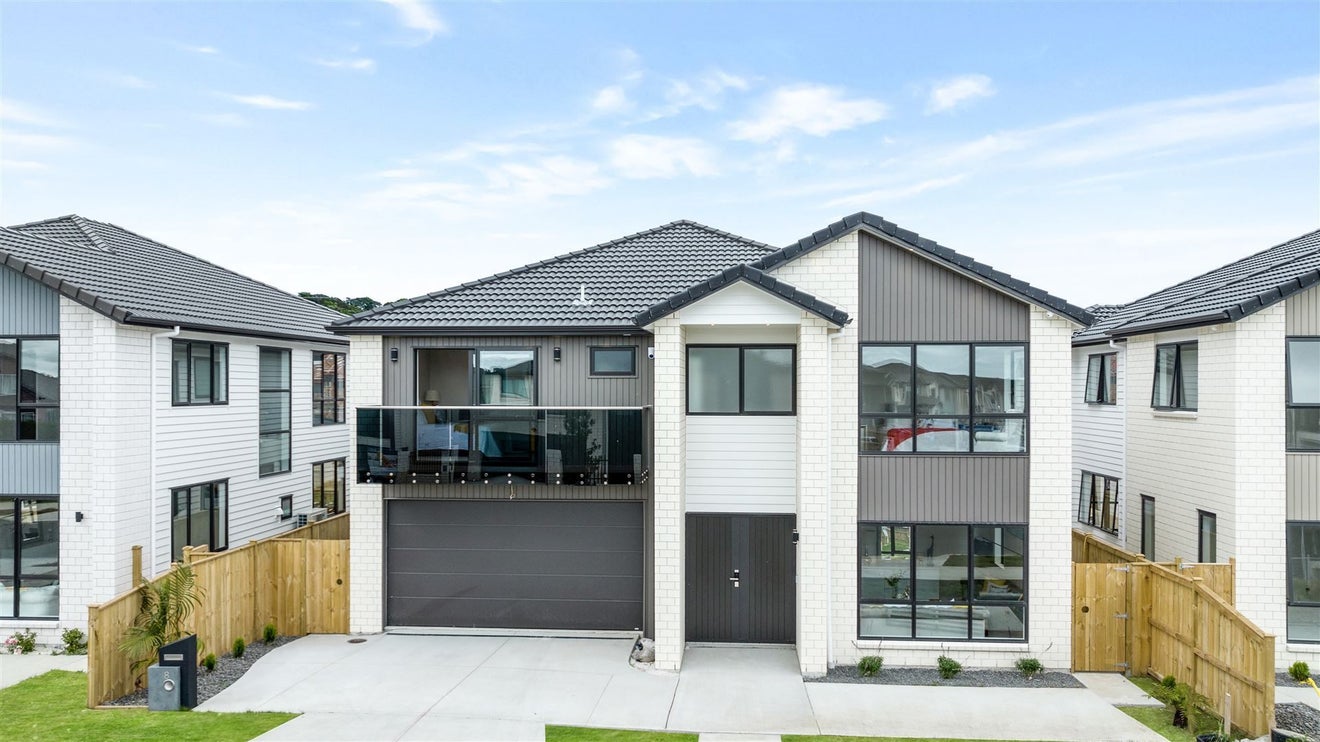 8 Drumaness Road, Flat Bush, Auckland - Carousel 1