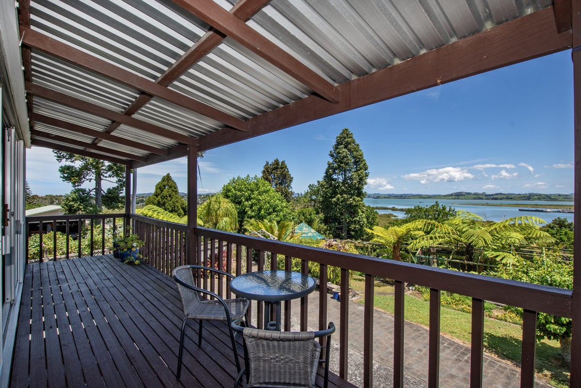 52 West View Crescent, Onerahi, Whangarei - Carousel 1